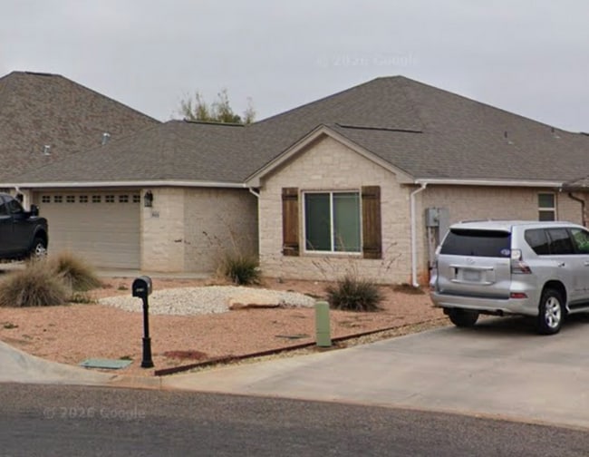 property at 5920 Southampton Pl