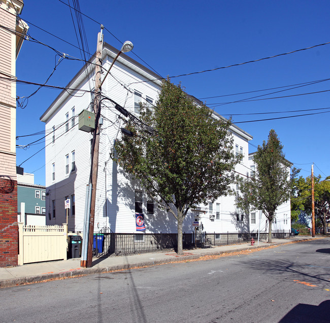 8-14 Craigie St in Somerville, MA - Foto de edificio - Building Photo
