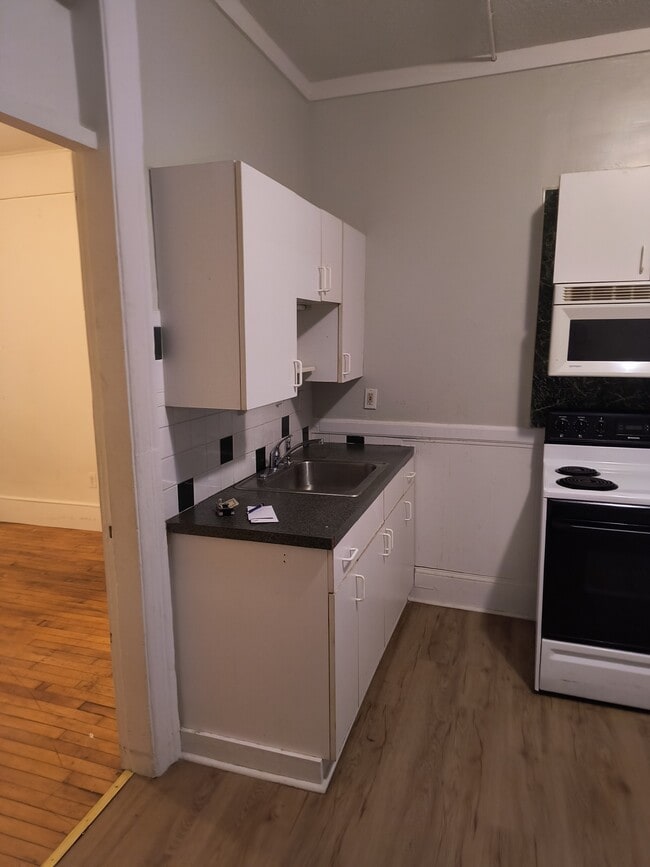 435 Child St, Unit Rear