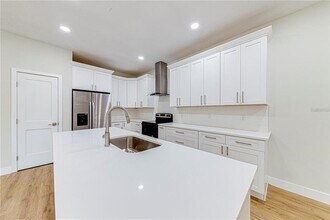 257 N Pine Ave in Oviedo, FL - Building Photo - Building Photo