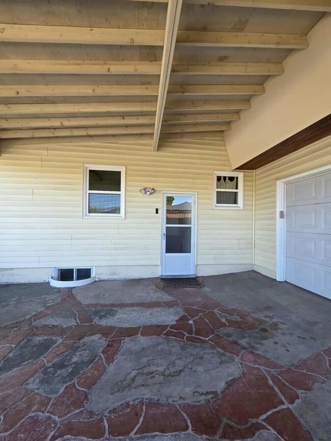 property at 1108 Rosewood Ave