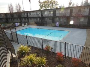 Rancho Terrace Apartments in Rancho Cordova, CA - Foto de edificio - Building Photo