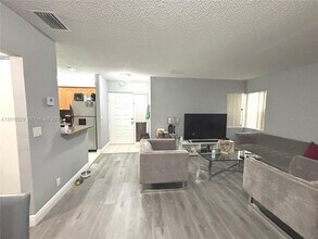 3859 Coral Tree Cir in Coconut Creek, FL - Building Photo - Building Photo