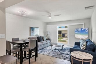 5830 Midnight Pass Rd in Sarasota, FL - Building Photo - Building Photo