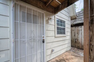 2051 Santa Rosa St in Houston, TX - Building Photo - Building Photo