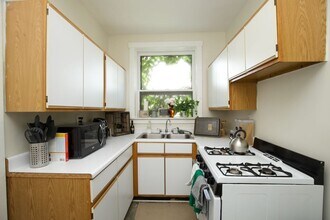 728 W Roscoe in Chicago, IL - Foto de edificio - Building Photo