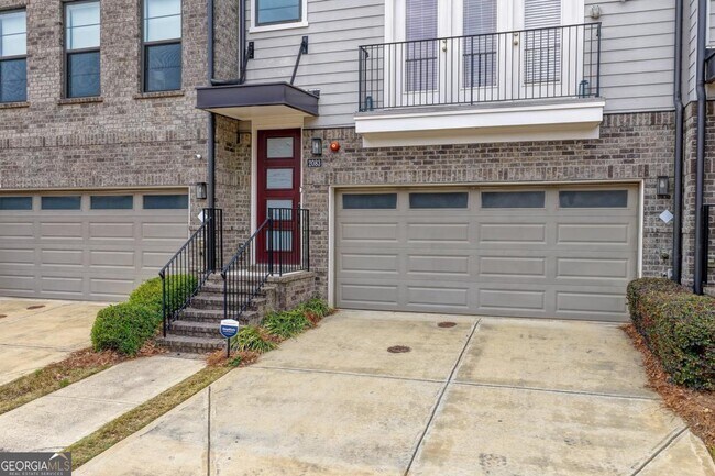 2083 Holtz Ln in Atlanta, GA - Building Photo - Building Photo