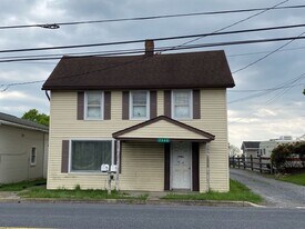 7540 Lincoln Way W in Saint Thomas, PA - Building Photo