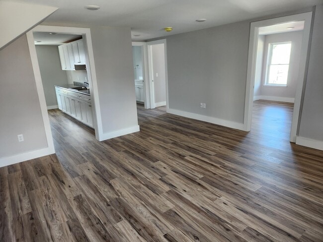 39 North St, Unit 39 North St Apt C in Winooski, VT - Building Photo - Building Photo