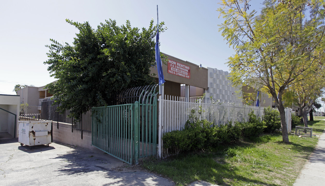 Lynwood Apartments in San Bernardino, CA - Building Photo