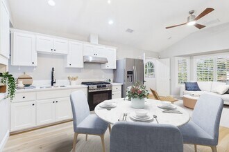 29650 Kimberly Dr in Agoura Hills, CA - Foto de edificio - Building Photo