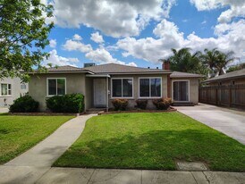 408 Fusco Ave in Modesto, CA - Building Photo