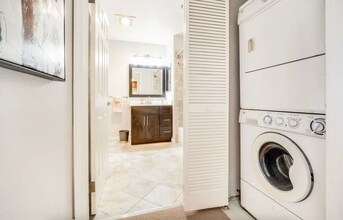 555 10th St, Unit 405 in Oakland, CA - Building Photo - Building Photo