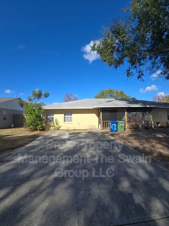 176 Rebecca Dr NE in Winter Haven, FL - Building Photo