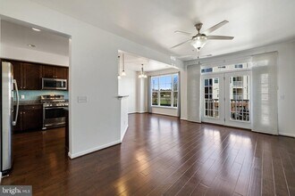 25245 Laureldale Terrace in Chantilly, VA - Building Photo - Building Photo