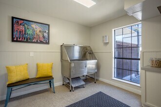 The Fountains Apartments in Dallas, TX - Foto de edificio - Interior Photo