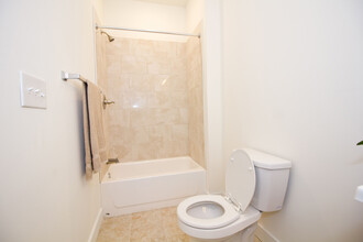 6042 Market St, Unit 2 in Philadelphia, PA - Building Photo - Building Photo