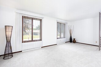 3500 Northridge Ct in Appleton, WI - Building Photo - Building Photo