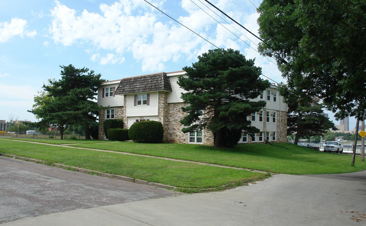 808 E 11th St in Des Moines, IA - Foto de edificio