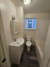 1327 8th ave, Unit Apt A in Beaver Falls, PA - Building Photo - Building Photo