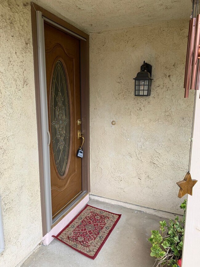 6130 Village 6 in Camarillo, CA - Building Photo - Building Photo