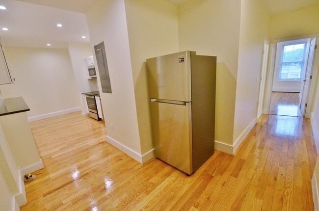 37 Brookline St, Unit 9A in Cambridge, MA - Building Photo - Building Photo