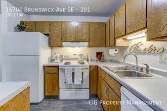16704 Brunswick Ave SE in Prior Lake, MN - Building Photo - Building Photo