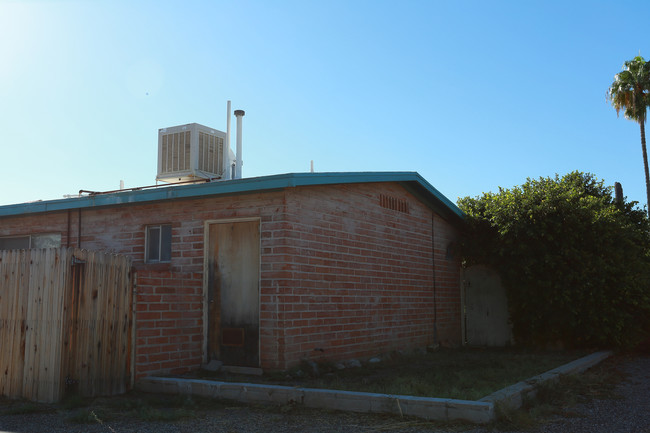 1638-1644 N Sycamore Blvd in Tucson, AZ - Building Photo - Building Photo