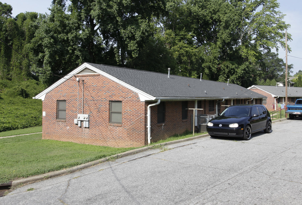 Kendrick Apartments in Greer, SC - Building Photo