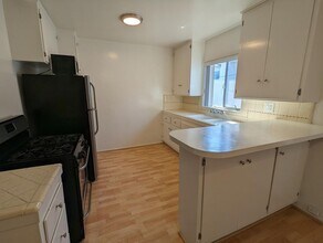 3408 Mentone Ave in Los Angeles, CA - Foto de edificio - Building Photo