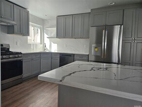 11 Mohegan Ave in Port Washington, NY - Building Photo - Building Photo