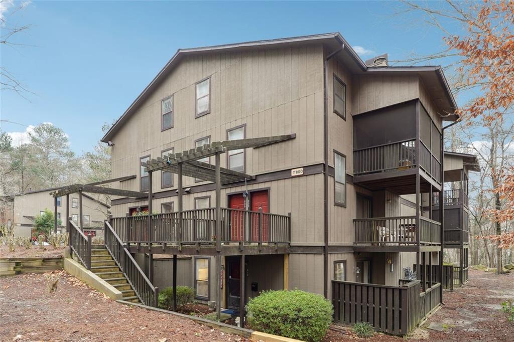 810 River Run Dr in Atlanta, GA - Building Photo