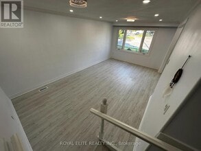 195 Penn Ave in Newmarket, ON - Building Photo - Building Photo