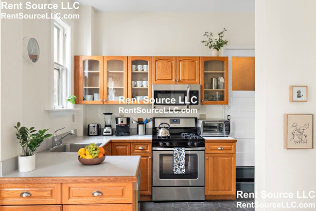 1617 Massachusetts Ave in Cambridge, MA - Building Photo - Building Photo
