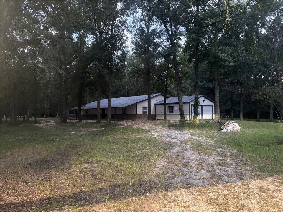 9480 Plum Grove Rd in Cleveland, TX - Building Photo