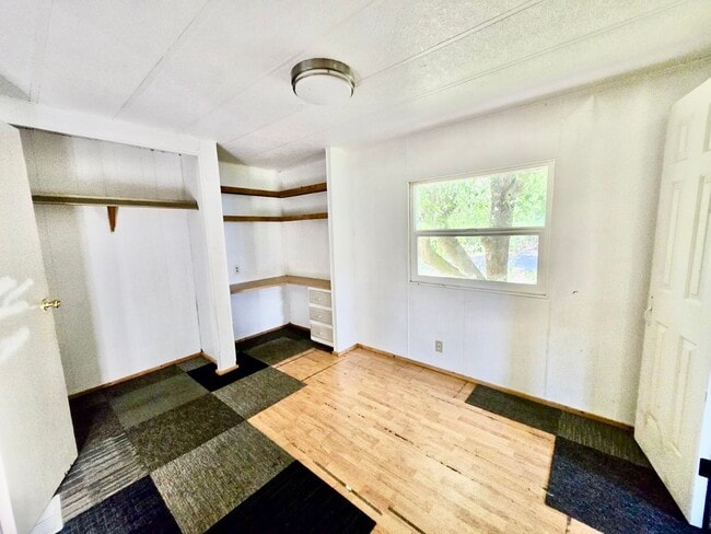189 E C Ave in Drain, OR - Foto de edificio - Building Photo