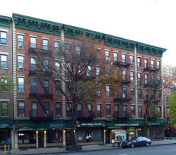 660-658 10th Ave in New York, NY - Building Photo - Building Photo