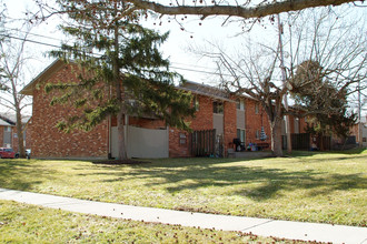 Kingston Green Apartments in Hamilton, OH - Building Photo - Building Photo