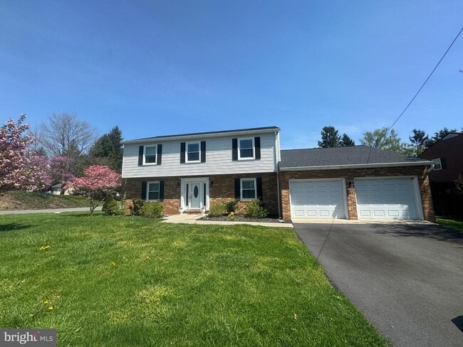 property at 901 Hillcrest Dr