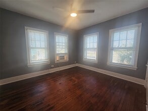 725 Broadway Avenue J in Galveston, TX - Building Photo - Building Photo