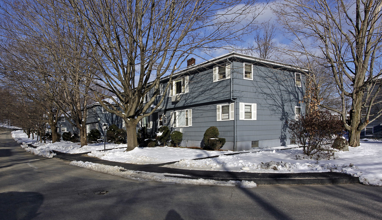 24 Carleton St in Worcester, MA - Foto de edificio