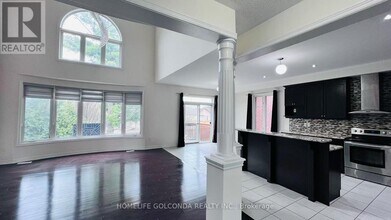 42 Pagnello Ct in Markham, ON - Building Photo - Building Photo