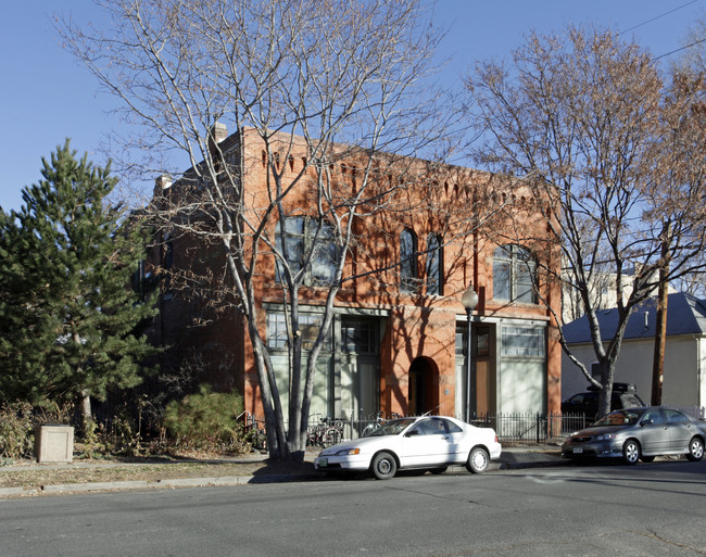 2323-2327 W 30th Ave in Denver, CO - Foto de edificio - Building Photo