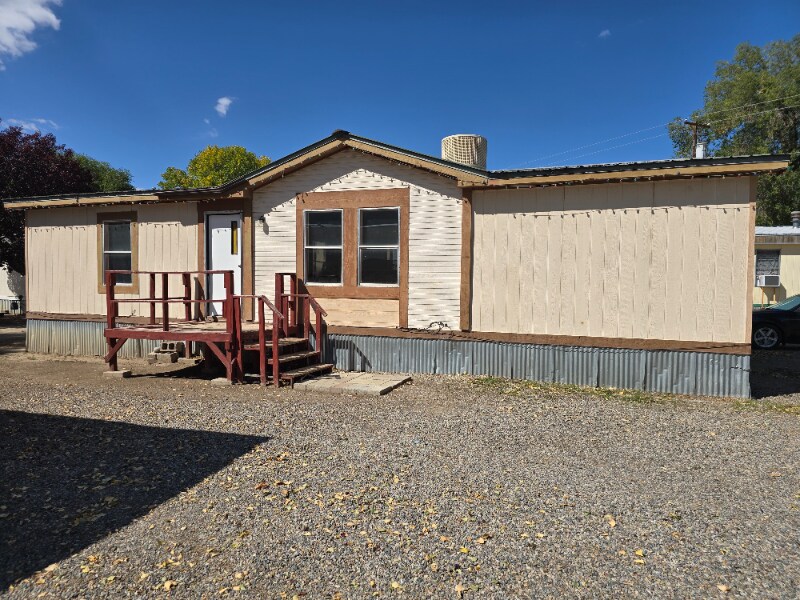 324 W Blanco Blvd in Bloomfield, NM - Foto de edificio