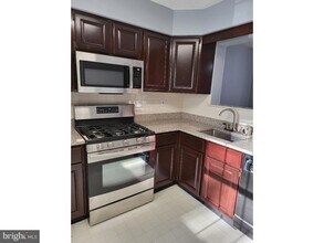 6 Halstead Pl in Princeton, NJ - Building Photo - Building Photo