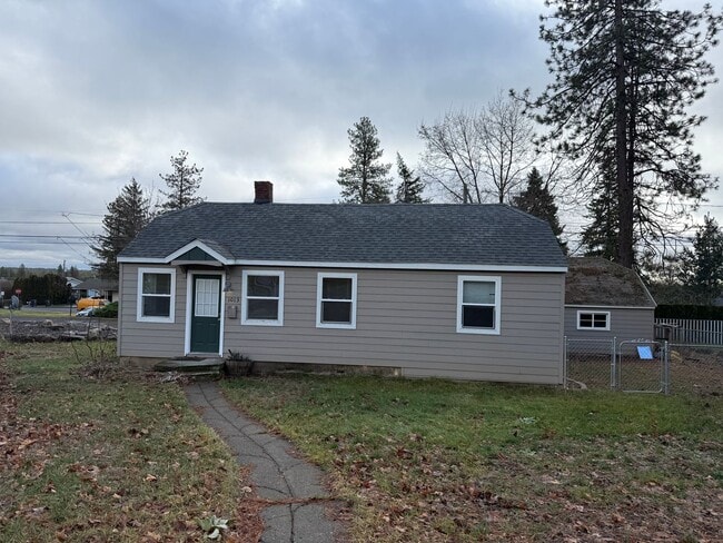 1013 4th St in Cheney, WA - Building Photo - Building Photo