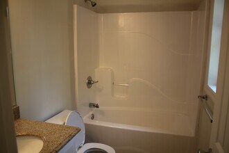 129 Vosburgh Rd in Clifton Park, NY - Building Photo - Building Photo