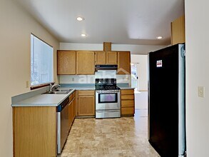 2078 SE 8th Dr in Renton, WA - Building Photo - Building Photo