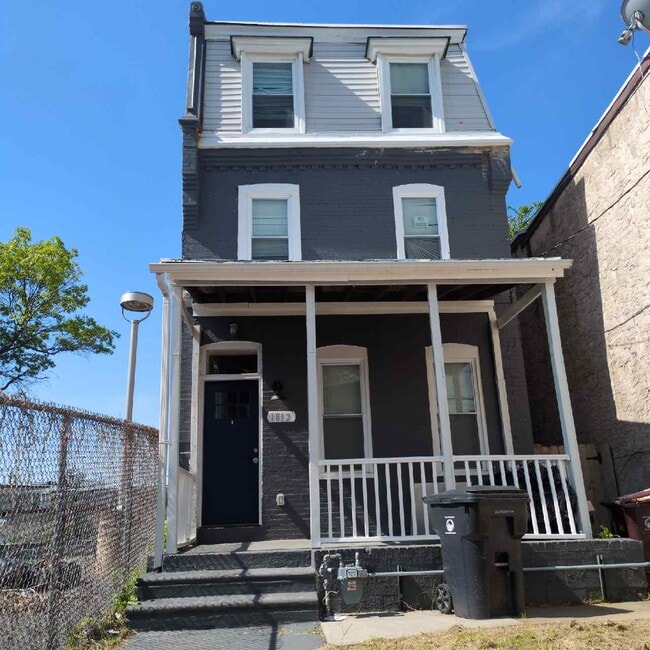 property at 1812 W 2nd St
