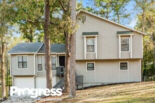 3742 Holland Dr in Snellville, GA - Building Photo
